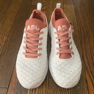 APL - 8.5 US WOMEN - NEVER WORN - BRAND NEW